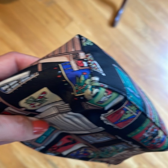 🎄🎅🏻Nicole Miller Silk Christmas Print Makeup Case EUC - Picture 14 of 15